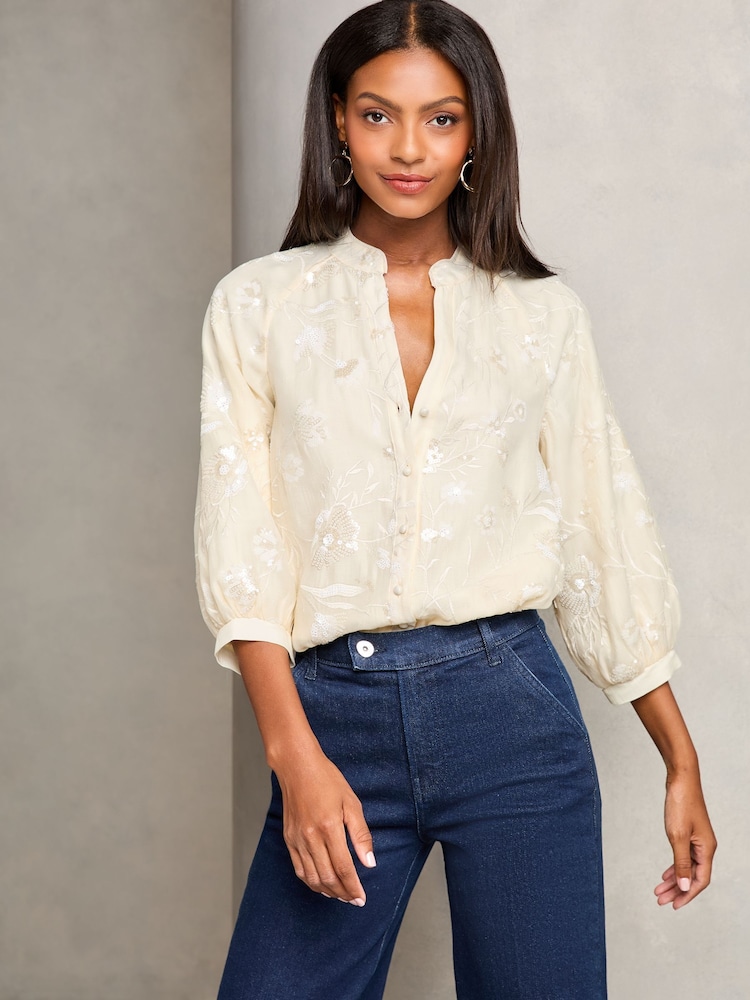 Lipsy bestickte Bluse mit V-Ausschnitt - Bild 1 von 4 Lipsy bestickte Bluse mit V-Ausschnitt - Bild 1 von 4