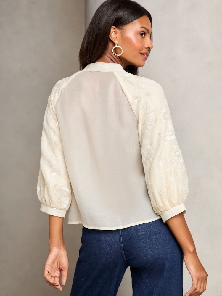Lipsy bestickte Bluse mit V-Ausschnitt - Bild 4 von 4 Lipsy bestickte Bluse mit V-Ausschnitt - Bild 4 von 4