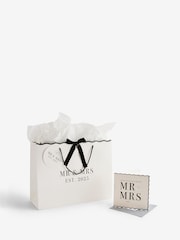 Black/White Mr and Mrs Est 2025 Wedding Gift Bag and Card Set - Image 3 of 3