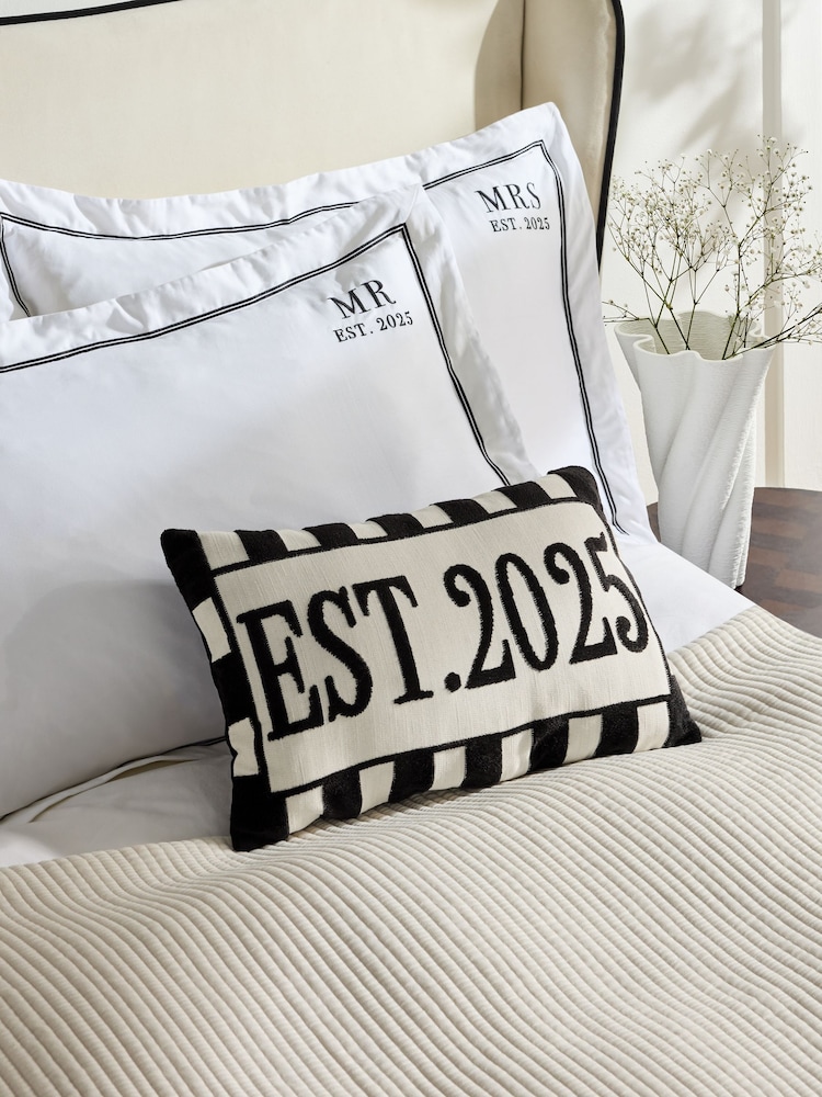 Est 2025 Wedding Slogan Cushion - Bild 1 von 5