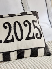 Est 2025 Wedding Slogan Cushion - Bild 2 von 5
