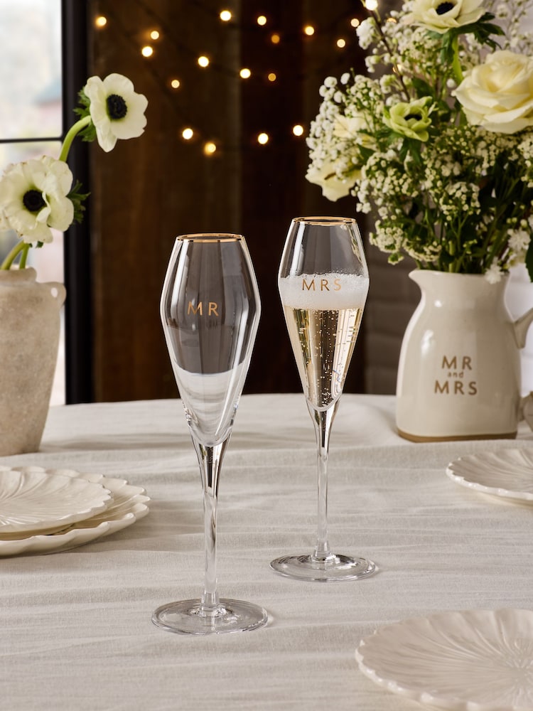 Set of 2 Mr and Mrs Country Wedding Champagne Flutes - Image 1 of 4