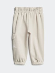 لون طبيعي - بدلة رياضية من Adidas Essentials - صورة 8 من 10