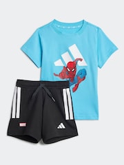 כחול  - Adidas סט של חולצת טי ומכנסיים קצרים עם הדפס Spider-Man של Marvel, %100 כותנה - תמונה 1 מתוך 7