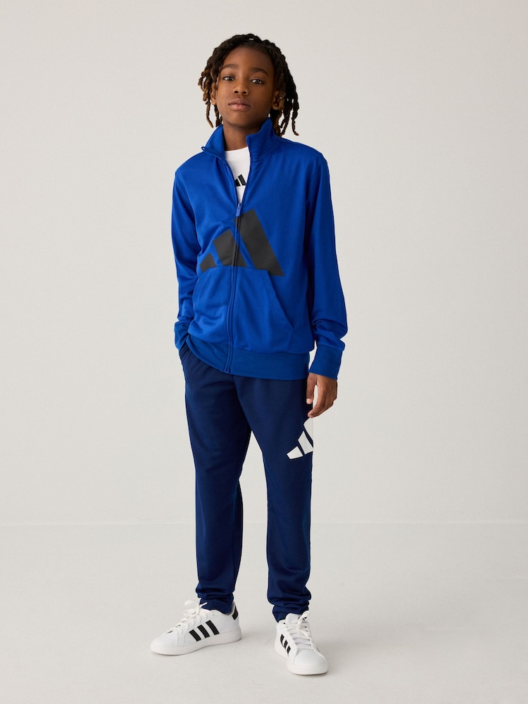 أزرق - بدلة رياضية مزيَّنة بشعار كبير من adidas - صورة 1 من 13