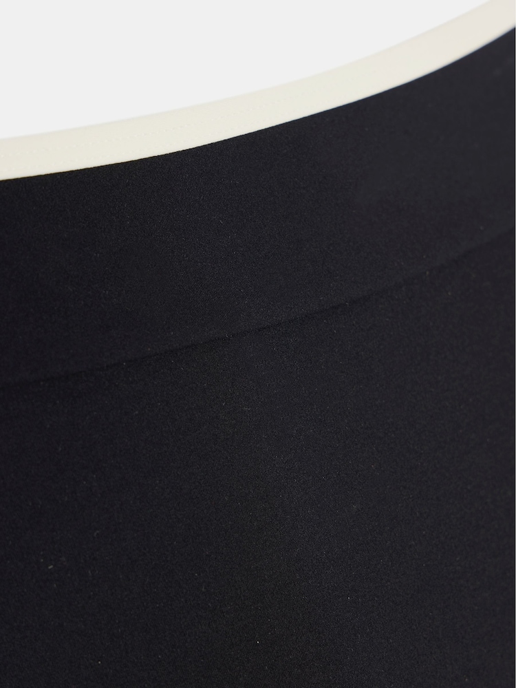 Braguitas de bikini con diseño ribeteado en tejido italiano y detalle metálico de Mint Velvet - Imagen 5 de 5 Braguitas de bikini con diseño ribeteado en tejido italiano y detalle metálico de Mint Velvet - Imagen 5 de 5