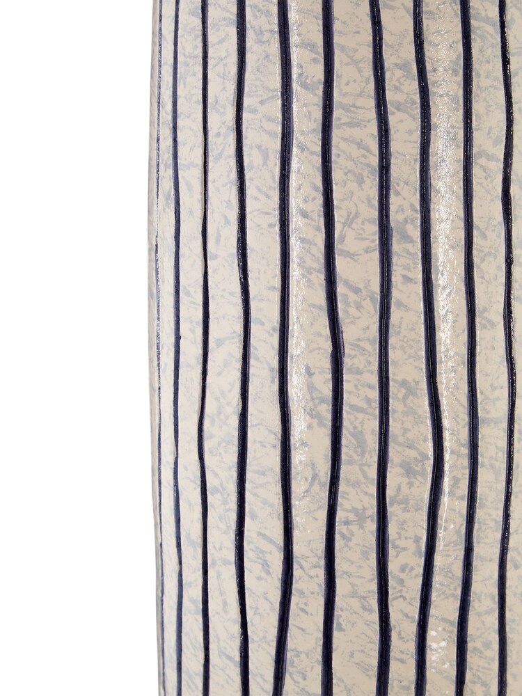 Fifty Five South White Remi Earthenware Vase - Image 4 of 4