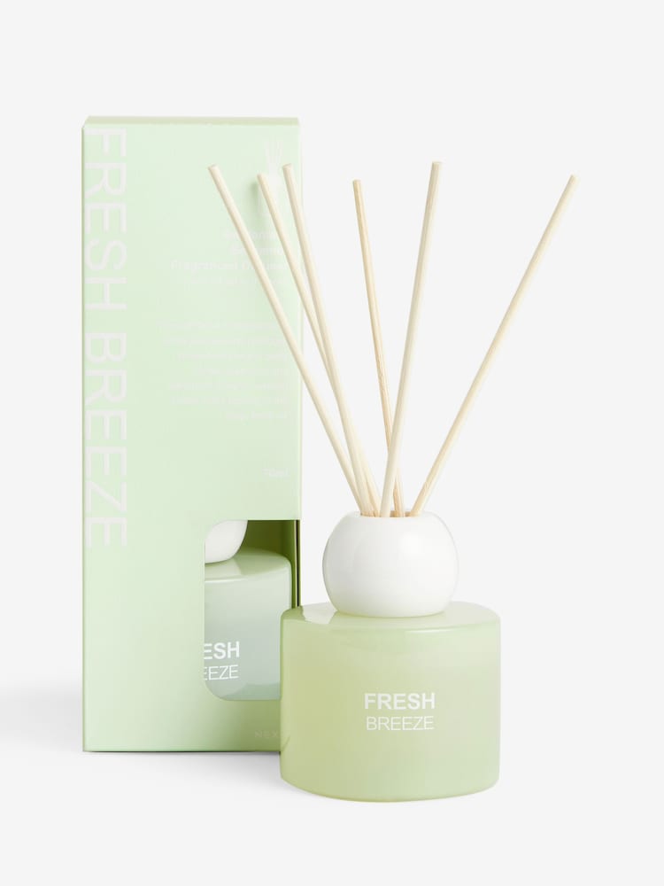 Gardenia and Bergamot 70ml Fragranced Reed Diffuser - Image 4 of 4