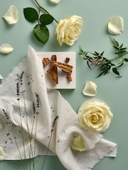 Lavender and Cedarwood 200ml Fragranced Diffuser - Image 3 of 4