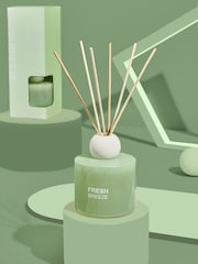 Gardenia and Bergamot 200ml Fragranced Reed Diffuser - Image 1 of 4