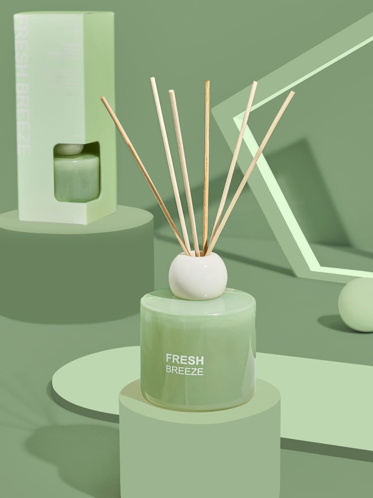 Gardenia and Bergamot 200ml Fragranced Reed Diffuser - Image 1 of 4