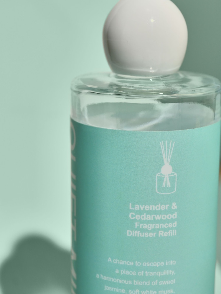 Lavender and Cedarwood 200ml Fragranced Reed Refill Diffuser - Image 2 of 4