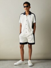 Reiss Optic White/Navy Castro 3-9 yrs Colourblock Plisse Cuban Collar Shirt - Image 1 of 5
