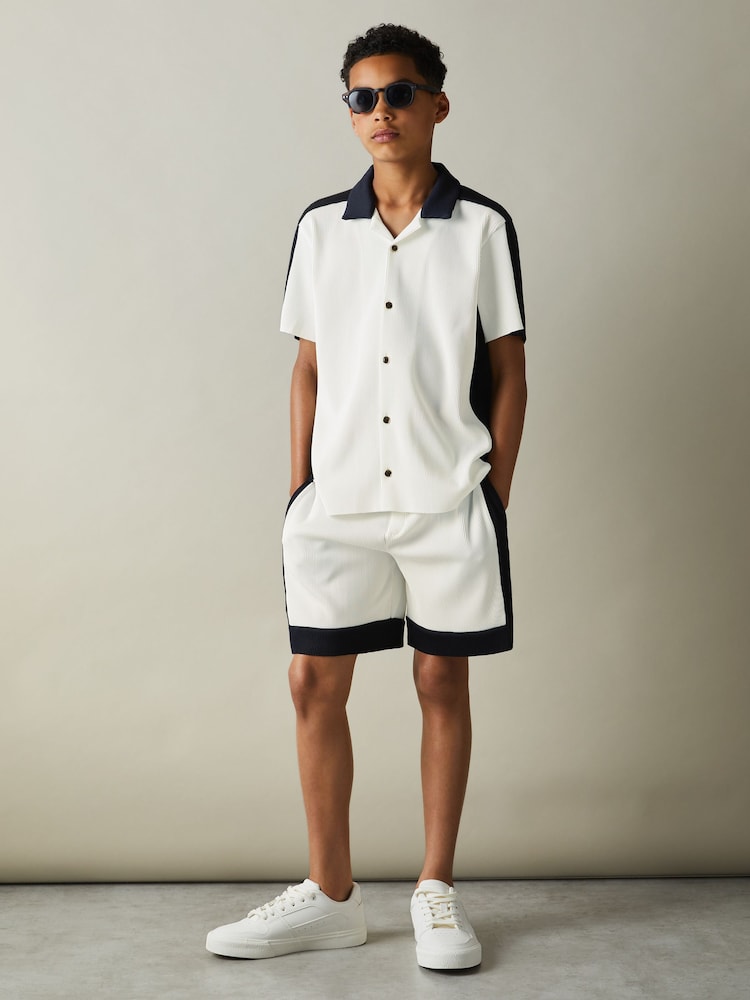 Reiss Optic White/Navy Castro 3-9 yrs Colourblock Plisse Cuban Collar Shirt - Image 1 of 5