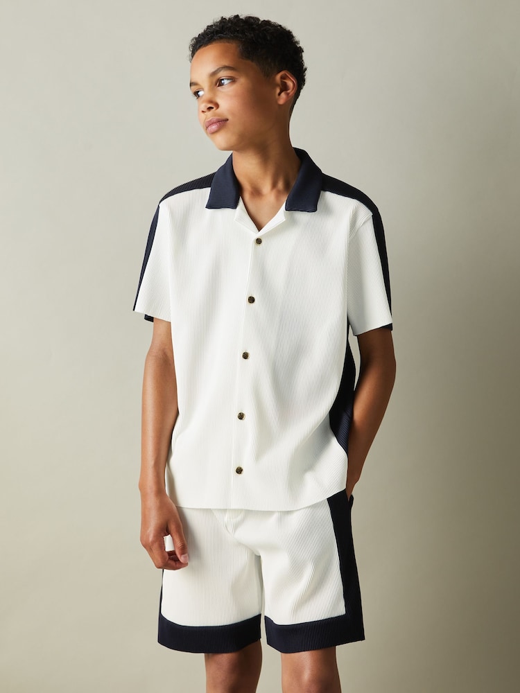 Reiss Optic White/Navy Castro 9-13 yrs Colourblock Plisse Cuban Collar Shirt - Image 1 of 5