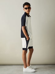 Reiss Optic White/Navy Castro 9-13 yrs Colourblock Plisse Cuban Collar Shirt - Image 4 of 5