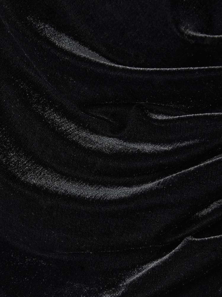 Reiss Black Brooke Off-the-Shoulder Velvet Dress - Image 5 of 5