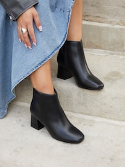 črna - Linzi Alba širok kroj Block Heeled Ankle gležnjarji - Slika 1 iz 6