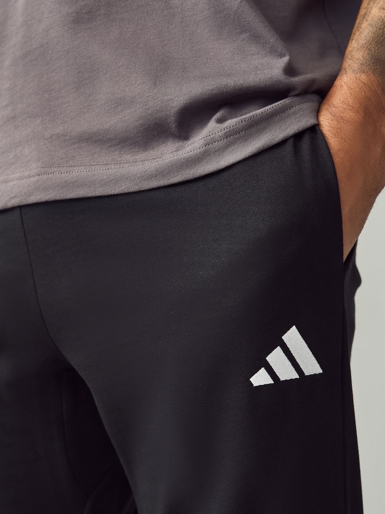 Noir - Jogging adidas Small Essentials en jersey à logo - Image 5 of 8