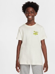 Nike Sail Sportswear T-Shirt - Image 1 of 3
