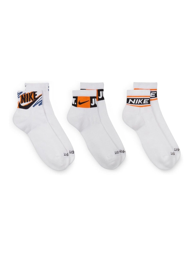 Nike Pure White Everyday Plus Graphic Ankle Socks 3 Pack - Image 3 of 4