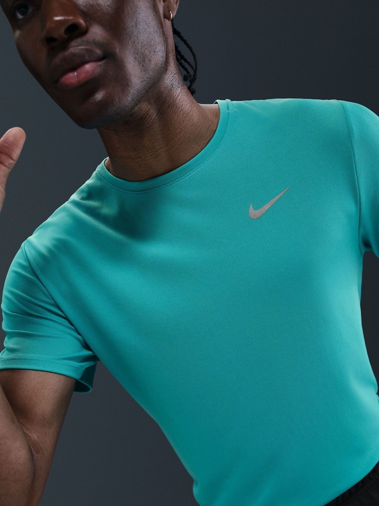 Nike Cactus Blue Dri-FIT Miler Running T-Shirt - Image 5 of 5