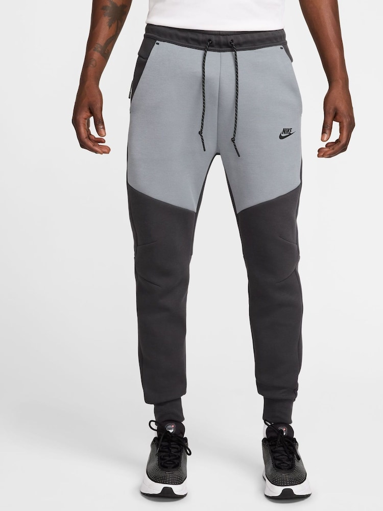 Anthracite/Grey - Pantalones de chándal técnicos con forro polar de Nike - Imagen 1 de 9 Anthracite/Grey - Pantalones de chándal técnicos con forro polar de Nike - Imagen 1 de 9