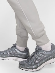 Nike Photon Dust Sportswear Air Fleece Cargo Joggers - Image 7 of 8