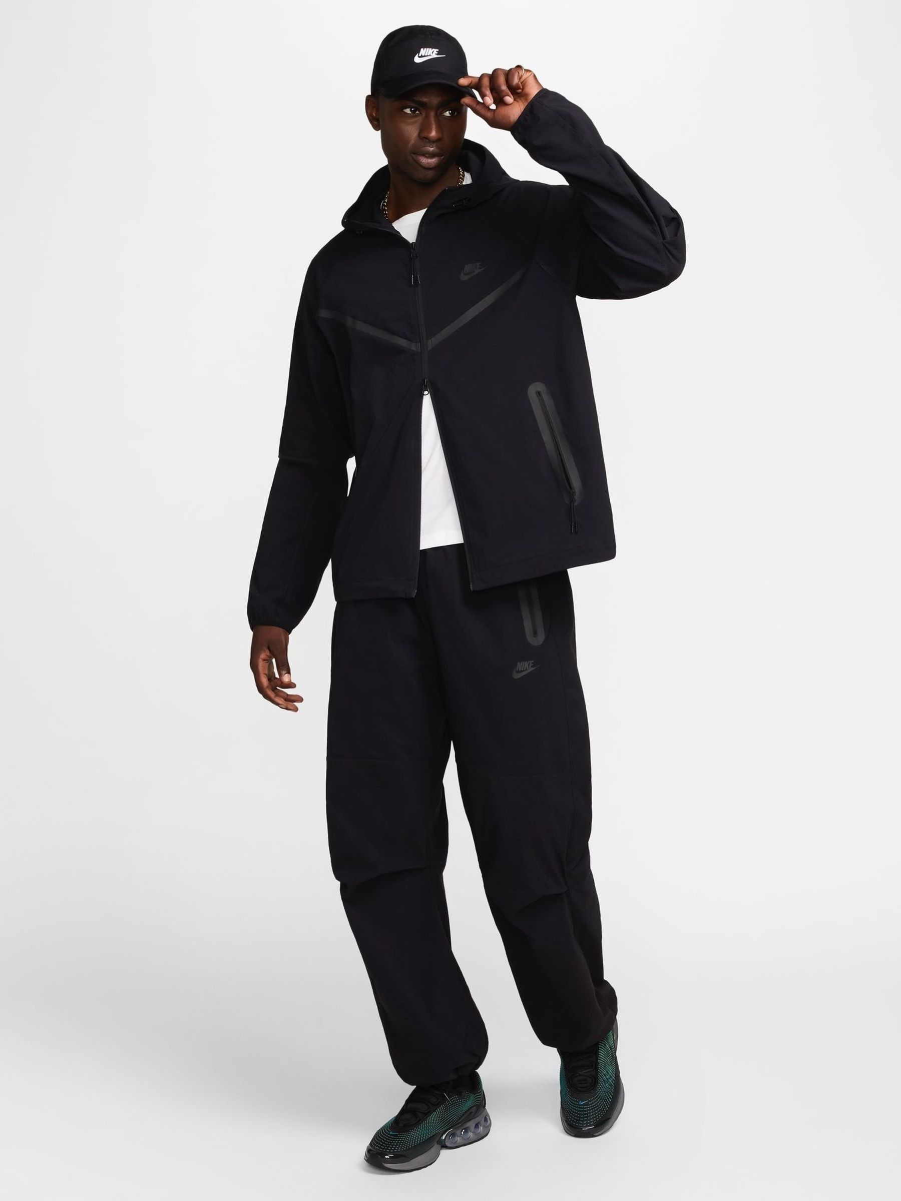 nike tech fleece woven black