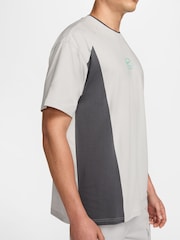 Nike Photon Dust Air Colourblock T-Shirt - Image 5 of 6