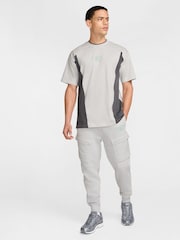 Nike Photon Dust Air Colourblock T-Shirt - Image 6 of 6