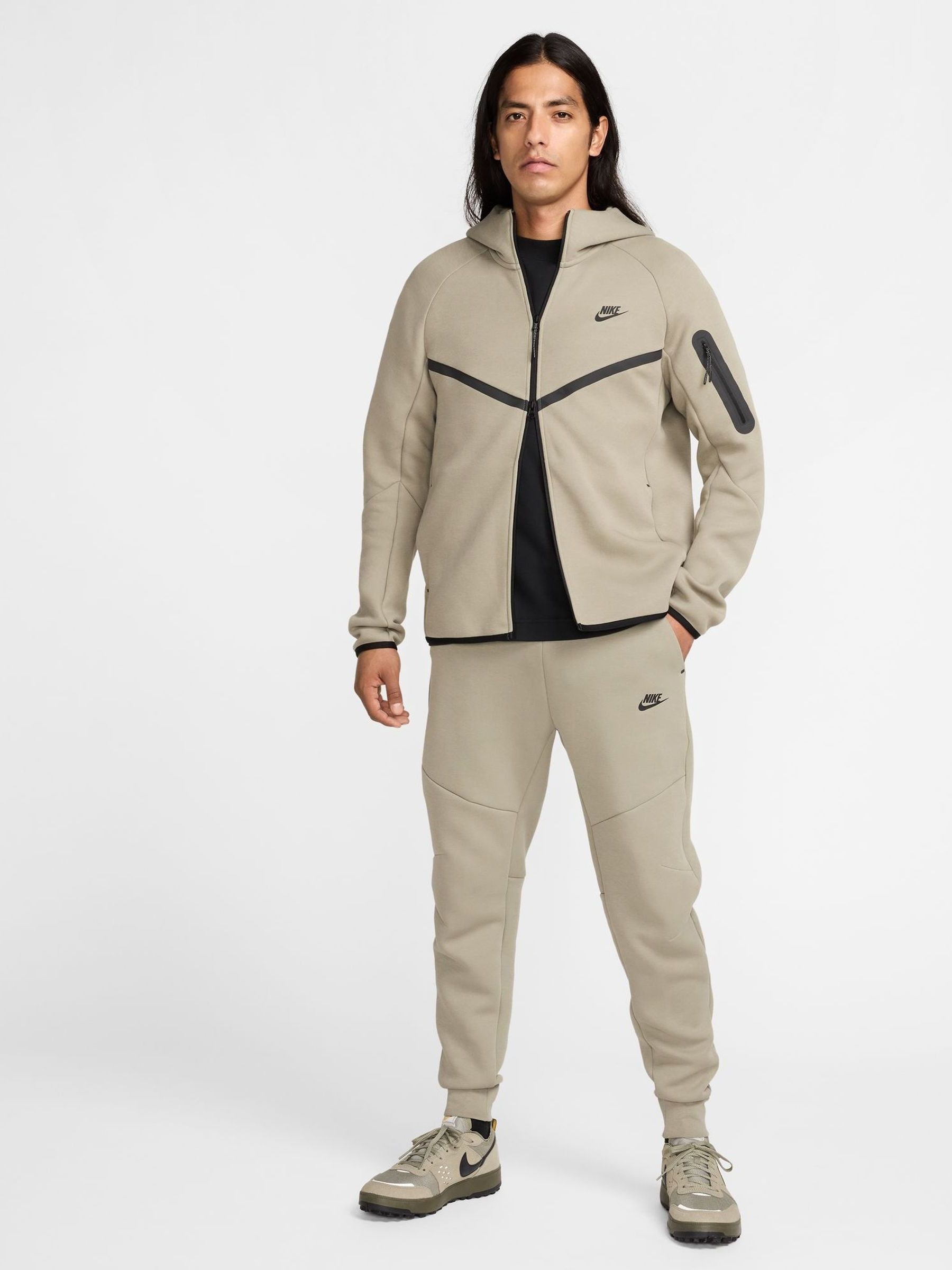 tan nike tech fleece