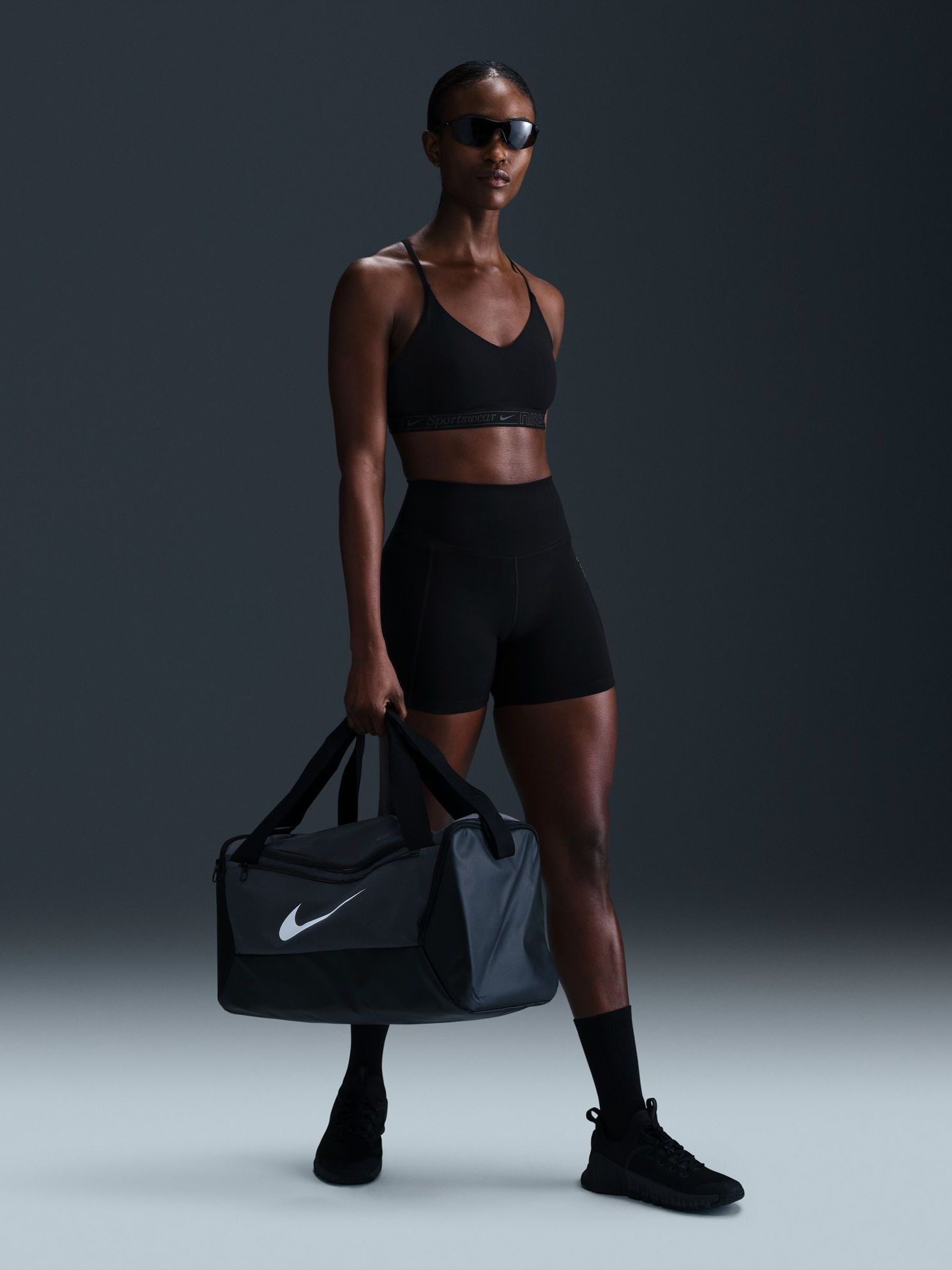 black indy sports bra