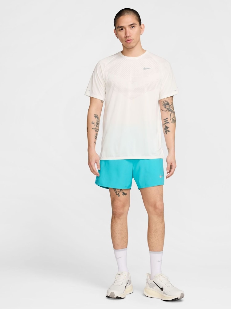 Nike Sail Dri-FIT Stride Running T-Shirt - Image 6 of 6