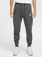 Железный серый - Спортивные брюки из флиса Nike Tech - Изображение 1 из 8