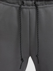 Железный серый - Спортивные брюки из флиса Nike Tech - Изображение 3 из 8