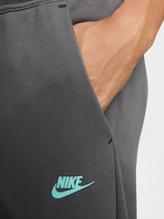 Железный серый - Спортивные брюки из флиса Nike Tech - Изображение 4 из 8