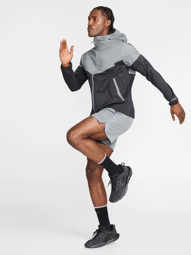 Nike Smoke Grey Lighweight Windrunner Running Jacket - Image 6 of 6 Nike Smoke Grey Lighweight Windrunner Running Jacket - Image 6 of 6