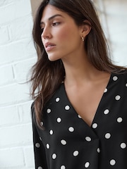 Zwart-wit met stippen - Relaxed Fit Long Sleeve Overhead V-Neck Blouse - Image 4 of 7