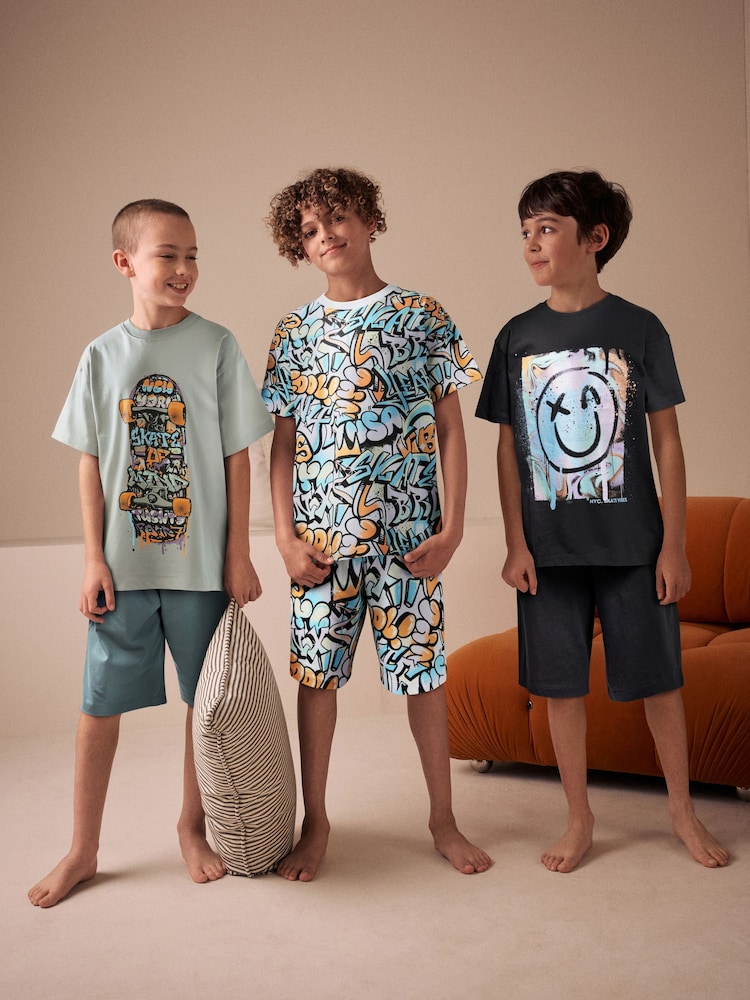Schwarz/Grau/Orange Graffiti - Kurze Pyjamas im 3er-Pack (3–16Jahre) - Bild 1 von 4