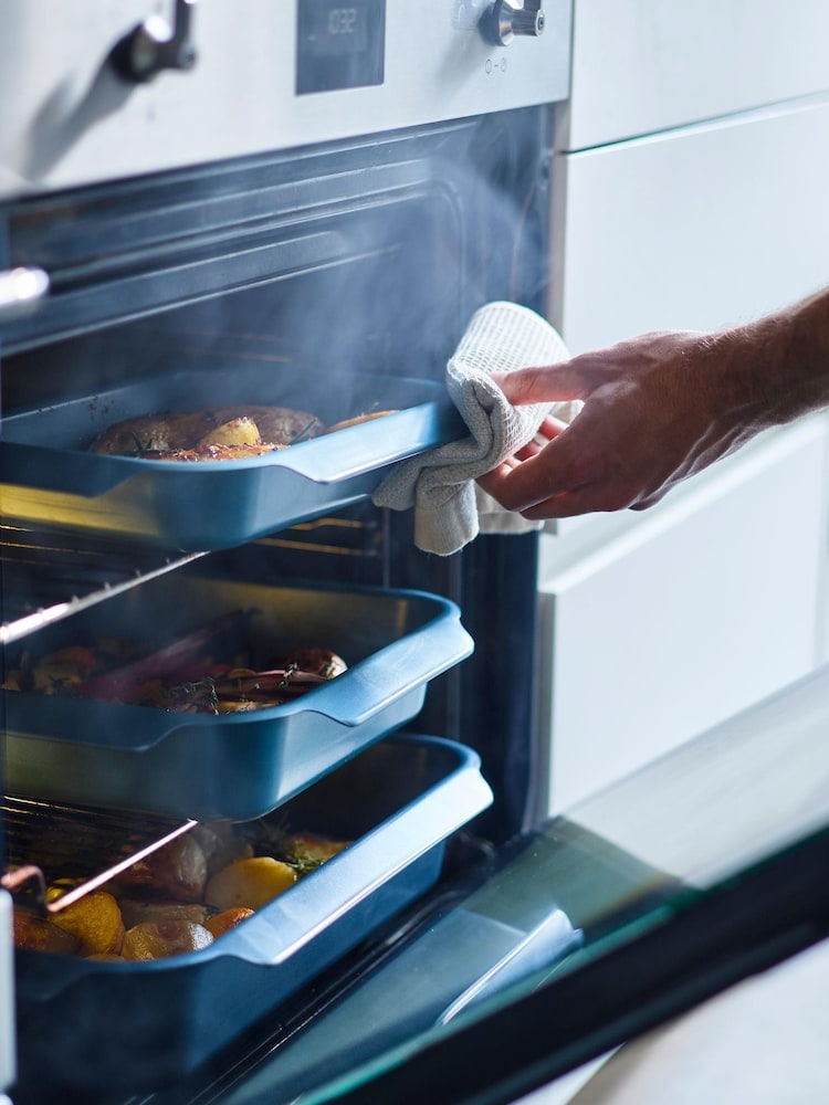 Joseph Joseph Blue Nest™ Oven Nonstick Medium Roasting Tray - Image 2 of 5
