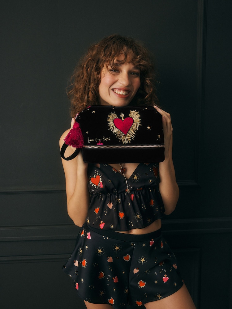 Rockett St George Black Velvet Washbag - Image 2 of 11