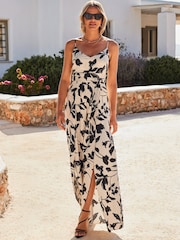 Sosandar Floral Satin Jacquard Belted Jumpsuit - Imagen 3 de 5