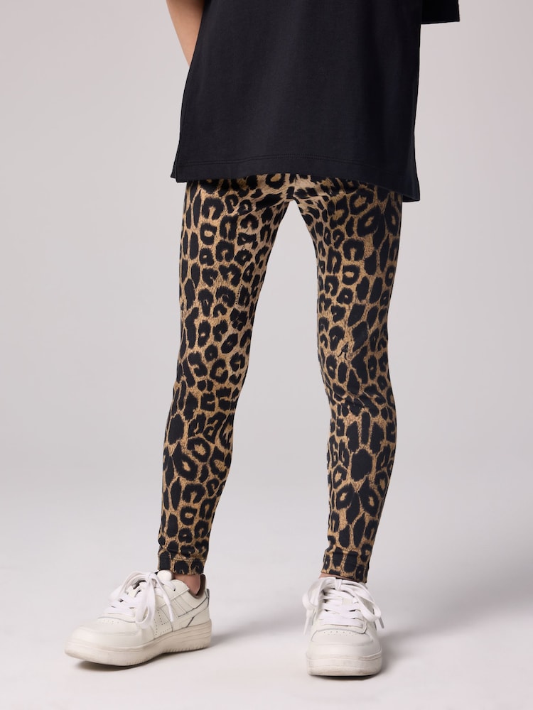 smALLSAINTS Girls Logo Oversized T-Shirt and Leggings Set - Image 4 of 9