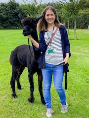 AS Family Meet Greet With The Alpacas Gift Experience - Image 1 of 3