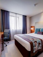 AS Gordon Ramsay Dining Experience for Two with Overnight Stay Gift Experience - Image 2 of 3