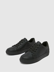 Zapatillas de deporte negras BTS Mountain para jóvenes de Schuh - Imagen 3 de 4