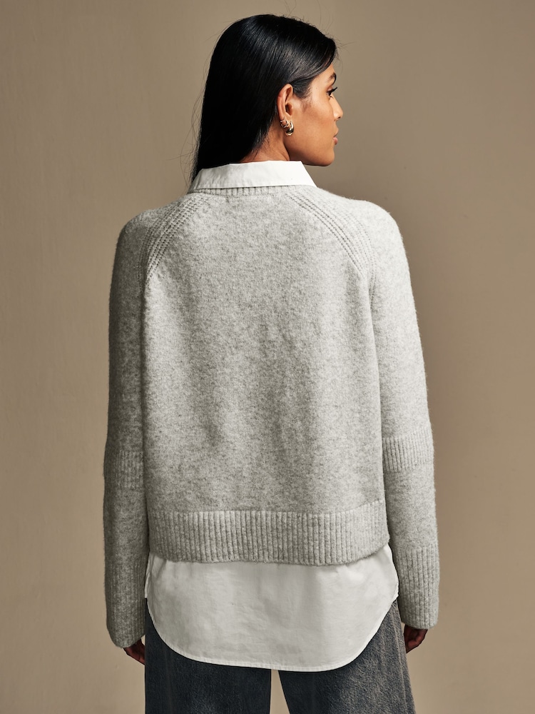 Grau - Layered Long Sleeve Collared Gold Detailed Button Jumper with Wool and 100% Cotton Shirt - Bild 2 von 8 Grau - Layered Long Sleeve Collared Gold Detailed Button Jumper with Wool and 100% Cotton Shirt - Bild 2 von 8