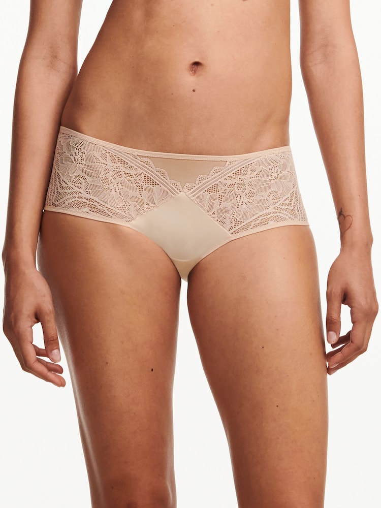 Licht beige - Chantelle Floral Touch Soft Feel Lace Shorty Briefs - Image 1 of 4
