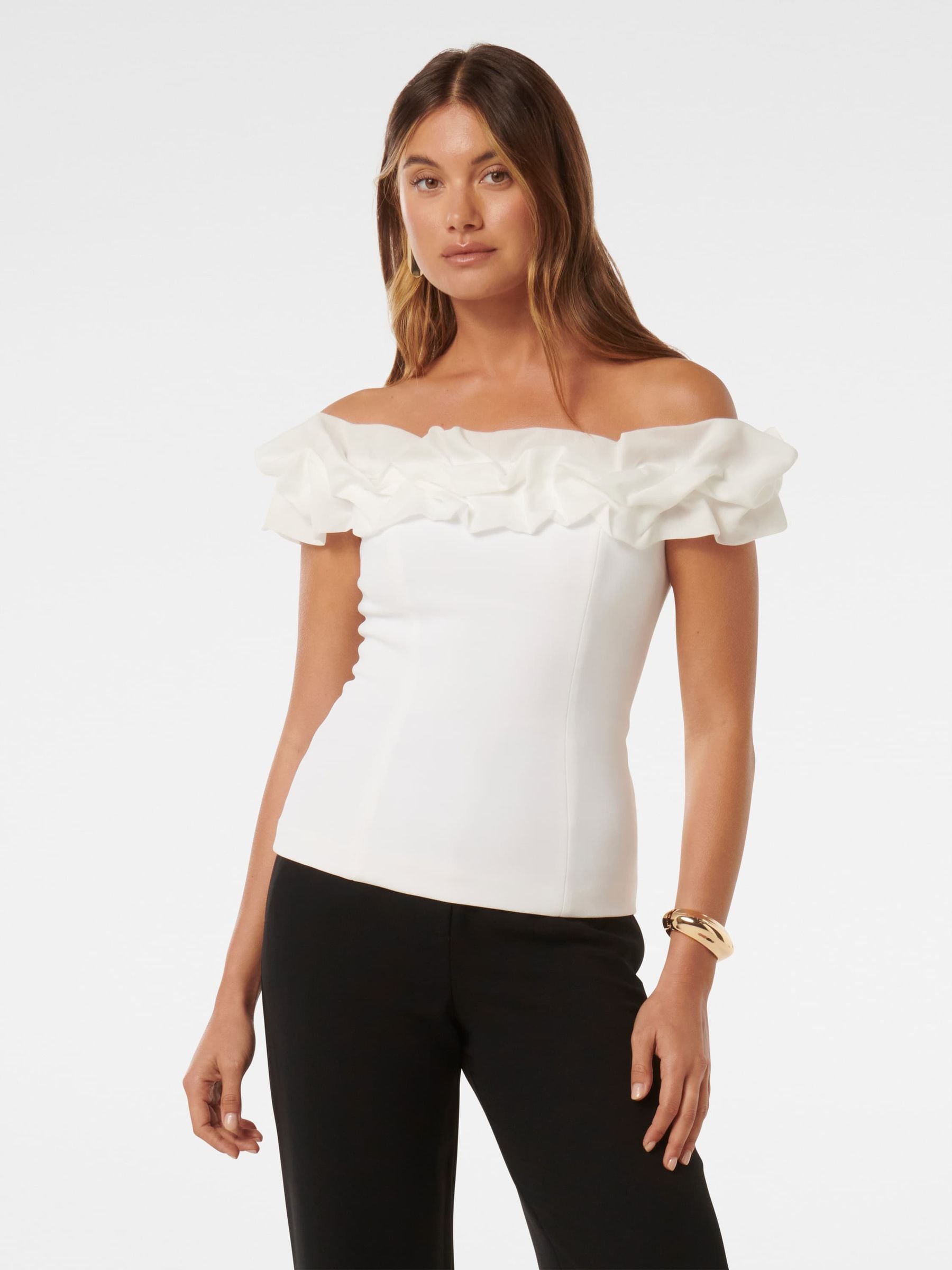 Elin Ribbed Ruffle Trimmed Top In Black